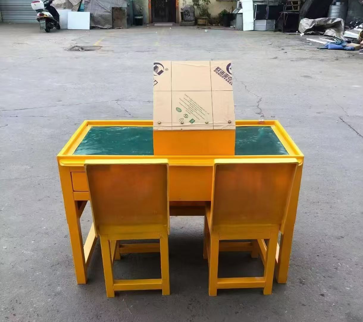 三亚防静电导通桌井下煤矿火工品发放桌：危险品流转的安全守护者